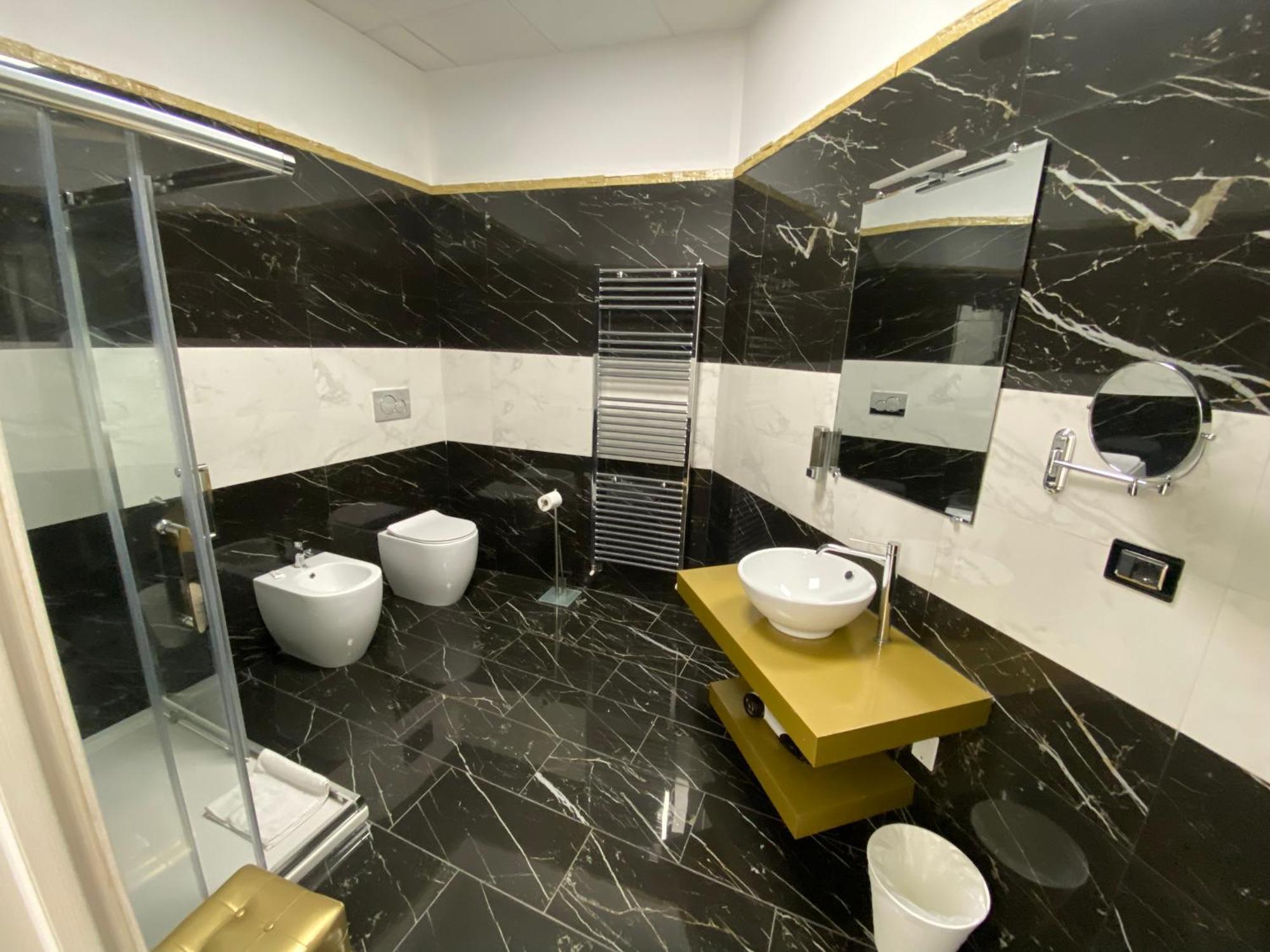 Royal Central Room Болонья Экстерьер фото